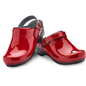Sanita Glossy red clogs